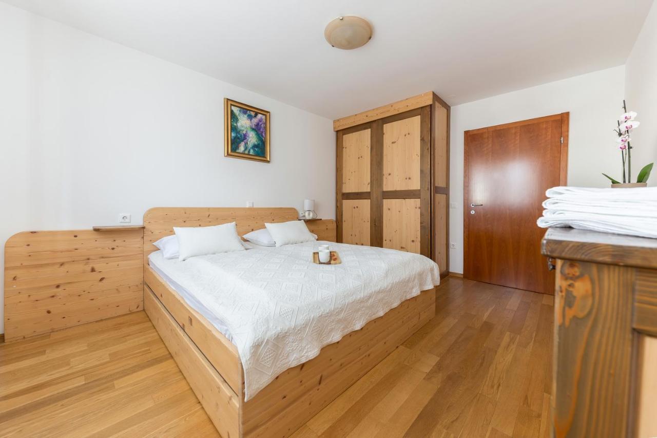Mountain Charm Apartment ครานสกา โกรา ภายนอก รูปภาพ