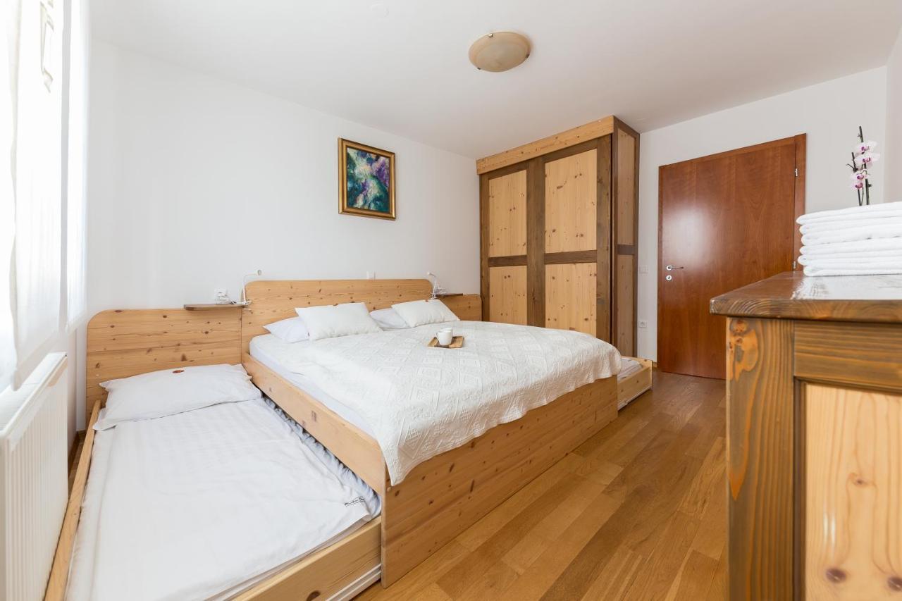 Mountain Charm Apartment ครานสกา โกรา ภายนอก รูปภาพ